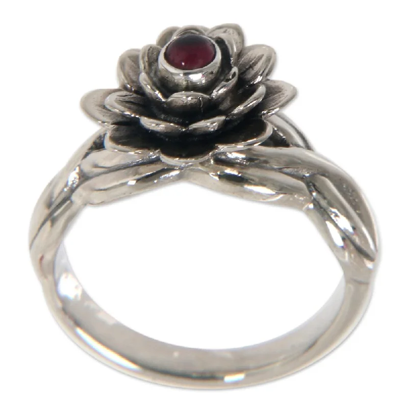 Handmade Sterling Silver Red Eyed Lotus Garnet Ring (Indonesia)