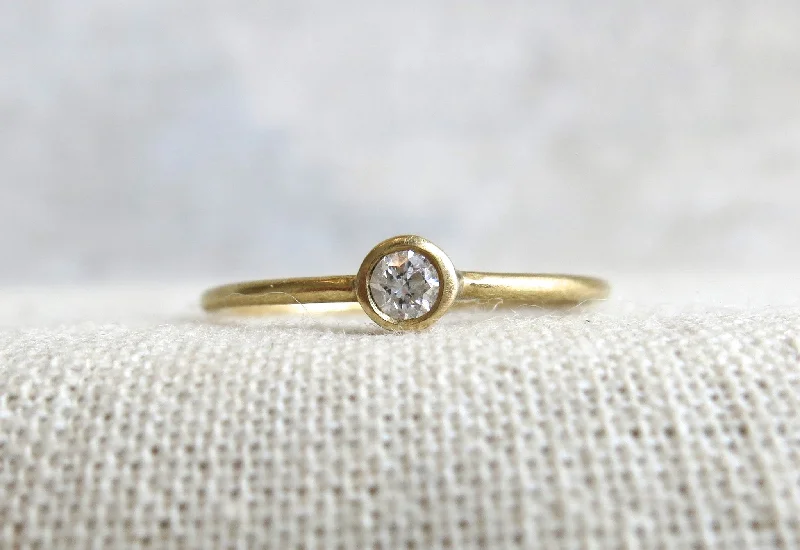 Mini Knuckle Ring | .10ct