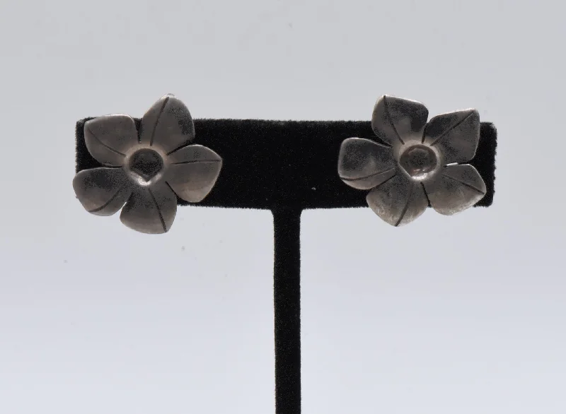 Vintage Sterling Silver Flower Screw Back Earrings