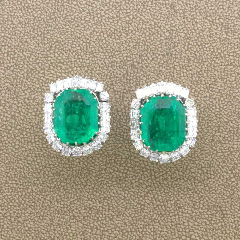 Mid-Century 25.04 Carat Colombian Emerald Diamond 18K Gold Earrings, GIA Certified