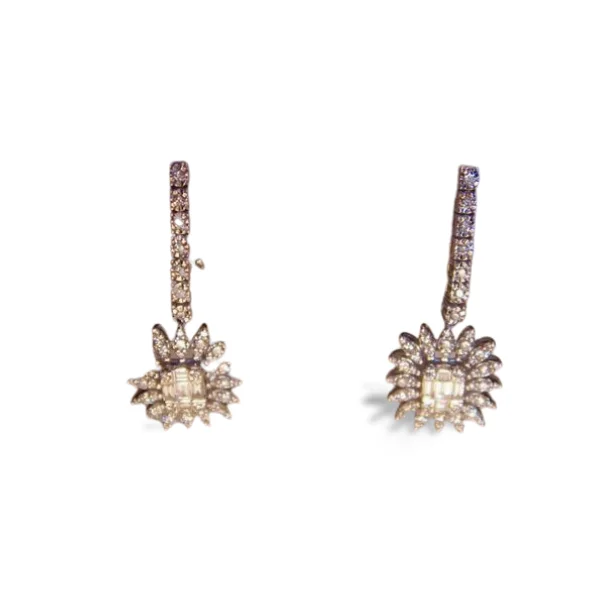 Stunning Estate 18K White Gold Pave Diamond Sunflower Floral Earrings