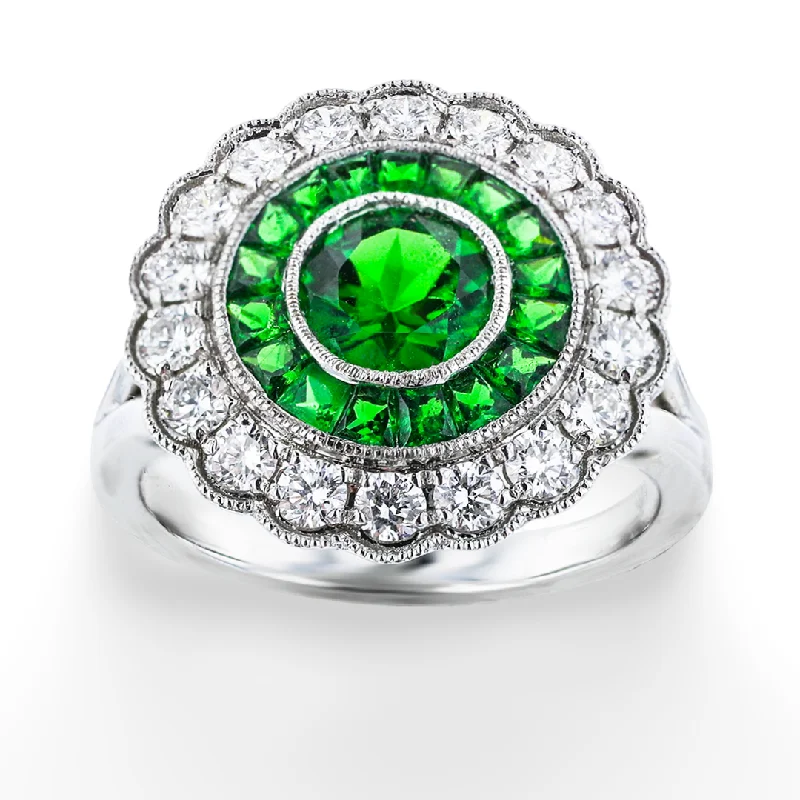 18KT WHITE GOLD 2.20CT TSAVORITE & 0.72CTW DIAMOND SCALLOPED RING